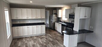 2401 Pajot Rd in Kawkawlin, MI - Building Photo