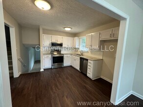 6615 Burgenfield Dr in Fayetteville, NC - Building Photo - Building Photo