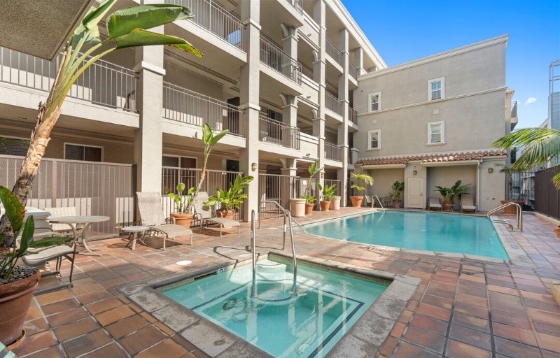 4060 Glencoe Ave in Marina Del Rey, CA - Building Photo