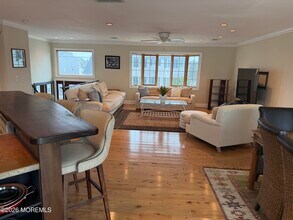 326 Cutter Ln in Mantoloking, NJ - Building Photo - Building Photo