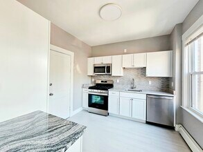 141 Sutherland Rd, Unit 2 in Boston, MA - Building Photo - Building Photo