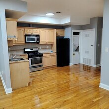 4 Jordan Ave in Jersey City, NJ - Building Photo - Building Photo