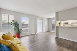 Kirkwood Landing Apartments in Houston, TX - Foto de edificio - Building Photo