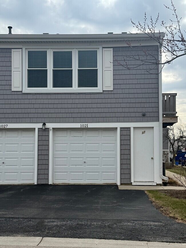 property at 1021 Glouchester Harbor