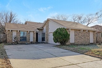 416 Rifleman Trail in Arlington, TX - Foto de edificio - Building Photo