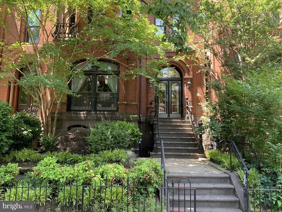 1326 Vermont Ave NW in Washington, DC - Building Photo