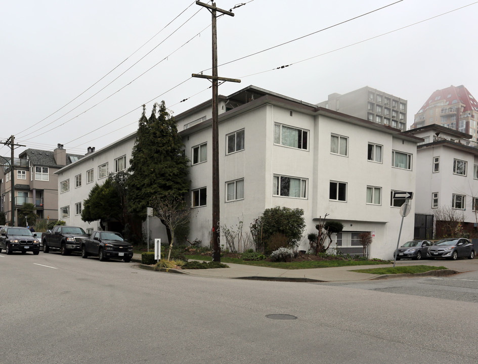 1332 Thurlow St in Vancouver, BC - Building Photo