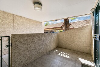 1060 S Parker Rd in Denver, CO - Building Photo - Building Photo