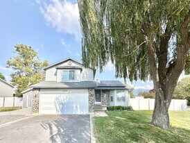 1908 N 200 W in Layton, UT - Building Photo