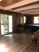 24543 Albrun Dr in Crestline, CA - Foto de edificio - Building Photo