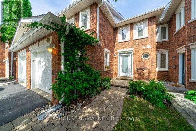 property at 40 Brownstone Cir