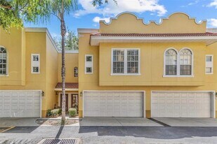 3330 Las Campos Pl in Tampa, FL - Building Photo