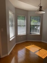 2010 S Elm St in Siloam Springs, AR - Foto de edificio - Building Photo