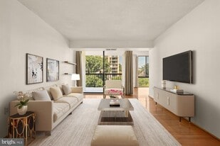 4500 S Four Mile Run Dr, Unit 304 in Arlington, VA - Building Photo