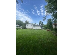 1056 Ingerson Rd in Shoreview, MN - Building Photo - Building Photo