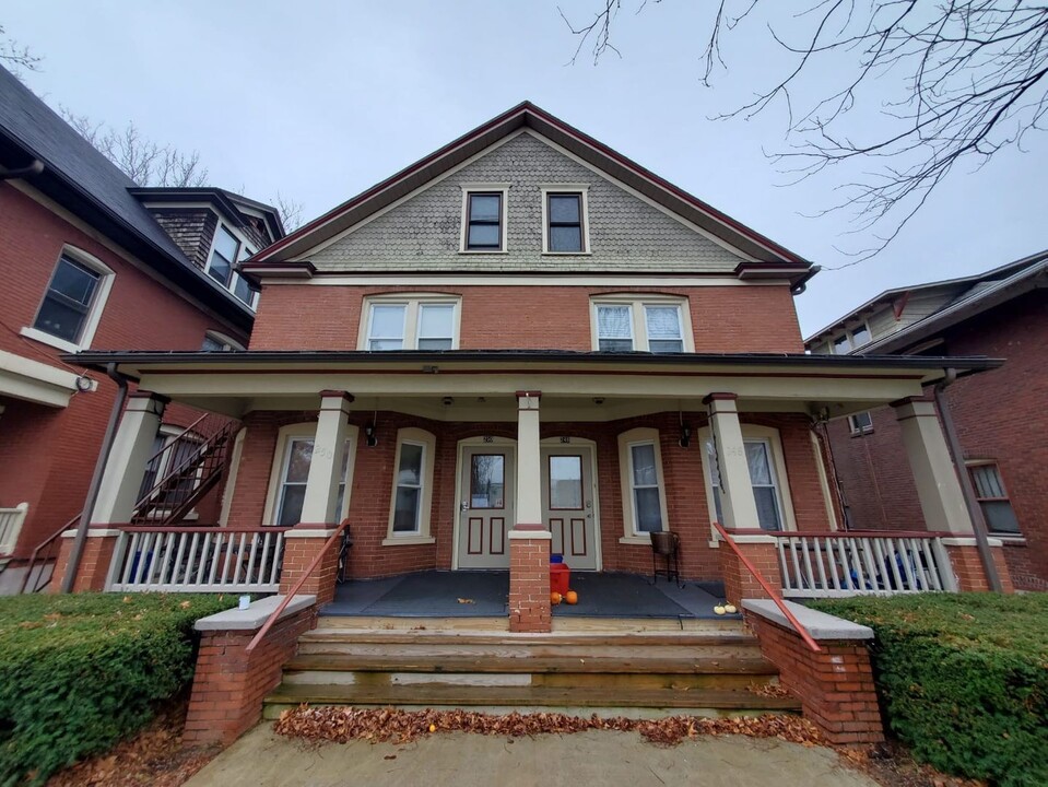 250 S Burrowes St in State College, PA - Building Photo