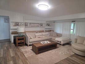 819 Hind Iuka Dr in Honolulu, HI - Building Photo