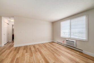 Hummingbird Pointe & The Gardens in Parma, OH - Building Photo - Interior Photo