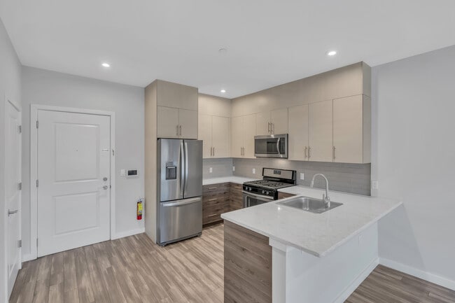 Woodcliff Lake Commons in Woodcliff Lake, NJ - Foto de edificio - Building Photo