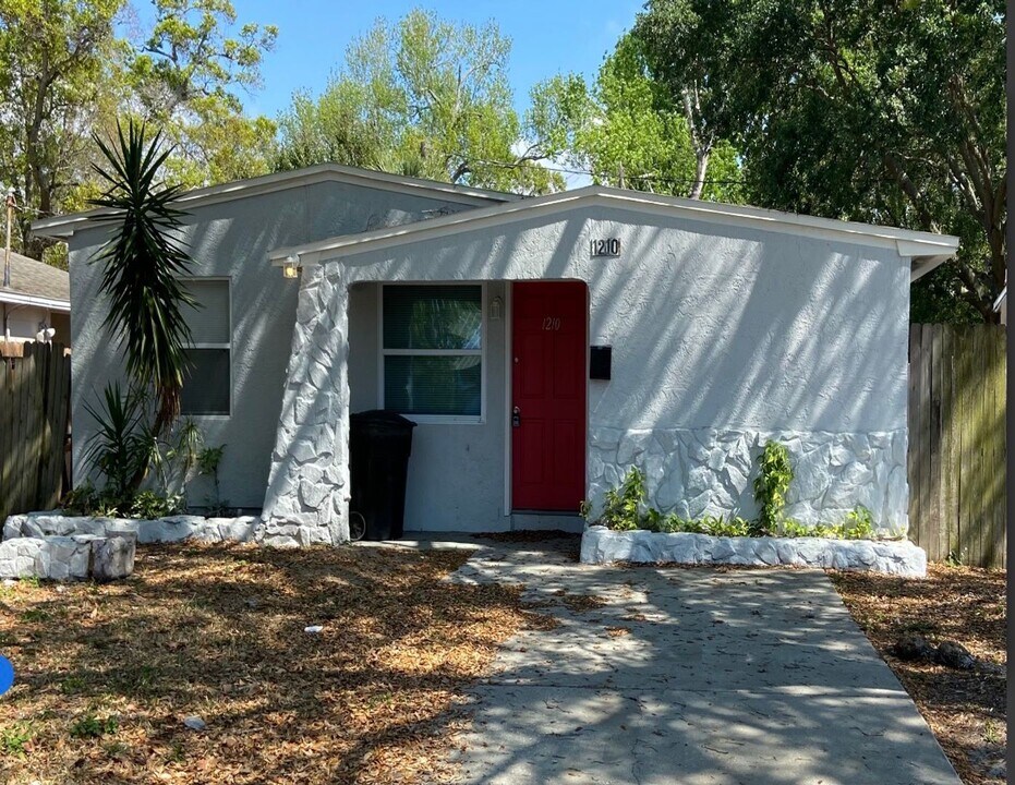 1210 46th St S in St. Petersburg, FL - Building Photo