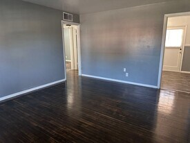 212 S Fillmore St in San Angelo, TX - Building Photo