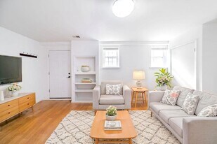 236 Christopher Columbus Dr in Jersey City, NJ - Building Photo