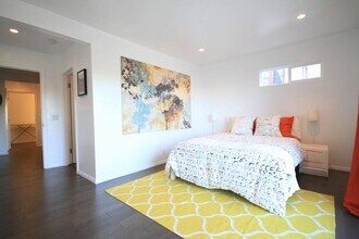 2060 Glencoe Way, Unit 2060 glencoe in Los Angeles, CA - Building Photo - Building Photo