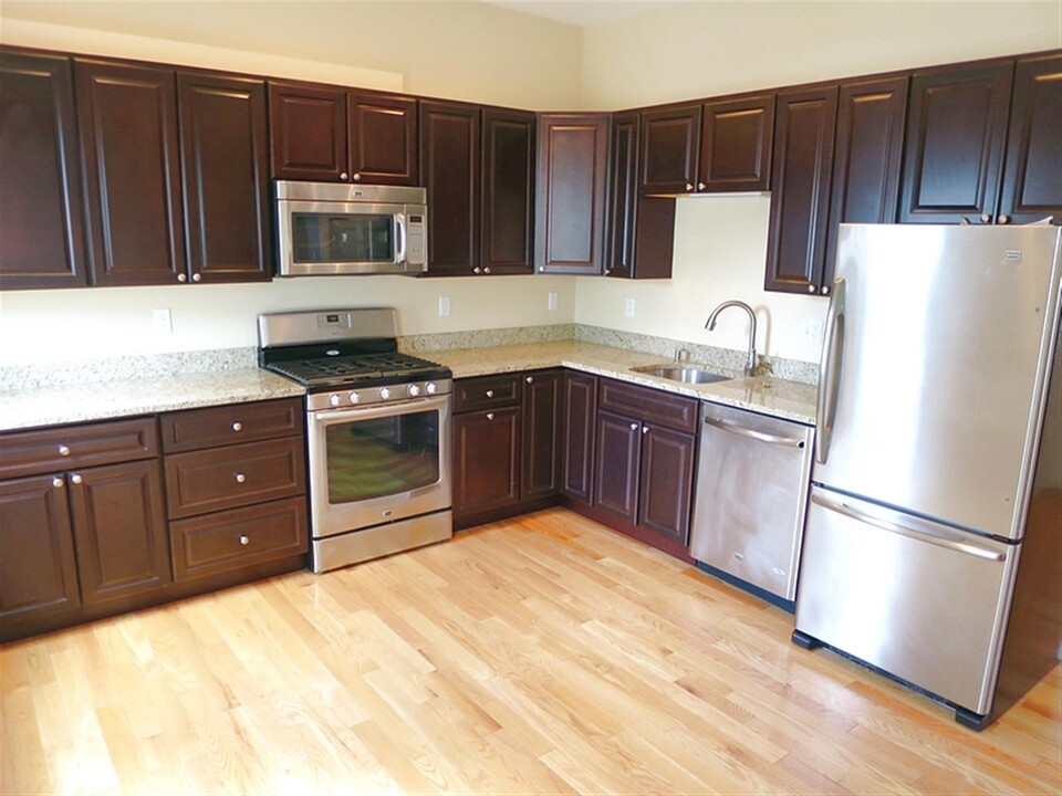 9 Bristol St, Unit #3 in Cambridge, MA - Foto de edificio
