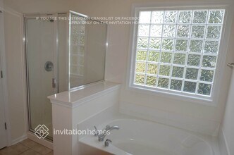 13301 Eastfield Village Ln in Charlotte, NC - Building Photo - Building Photo