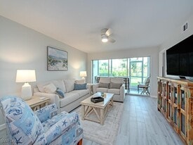 4556 Andover Way in Naples, FL - Building Photo