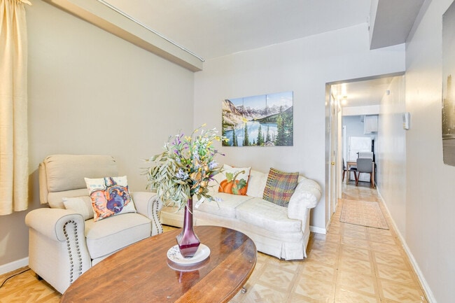 property at 3443 W Flournoy St