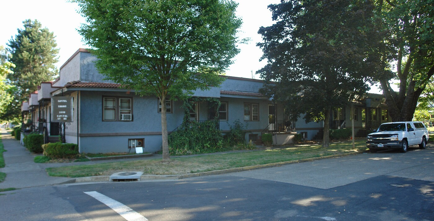 Capitol Court Apartments in Salem, OR - Building Photo