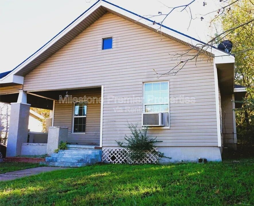 1008 W Morgan St in Denison, TX - Building Photo