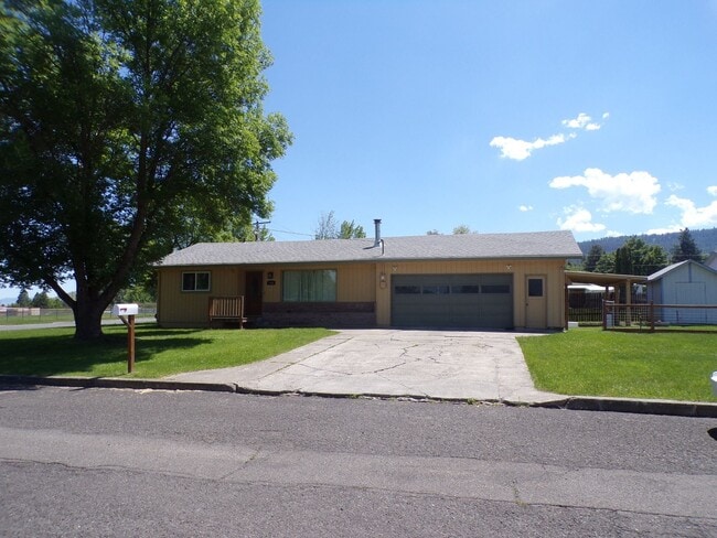 property at 1108 E Ave