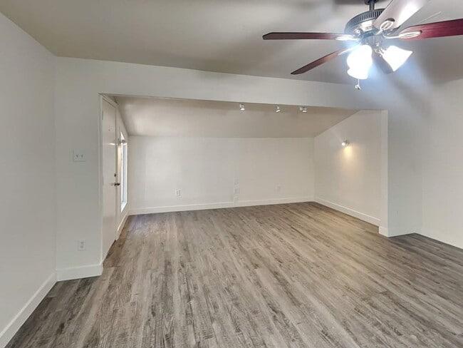 property at 6 Canyon Oak Pl