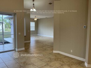 4392 Skyway Ave in North Port, FL - Foto de edificio - Building Photo