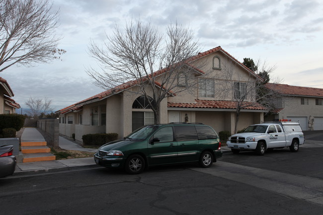 Rainbow Gardens in Las Vegas, NV - Building Photo - Building Photo