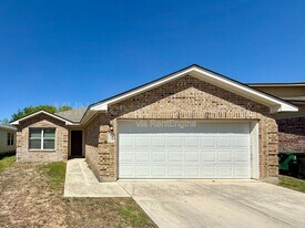 9011 Timber Hunt in San Antonio, TX - Building Photo