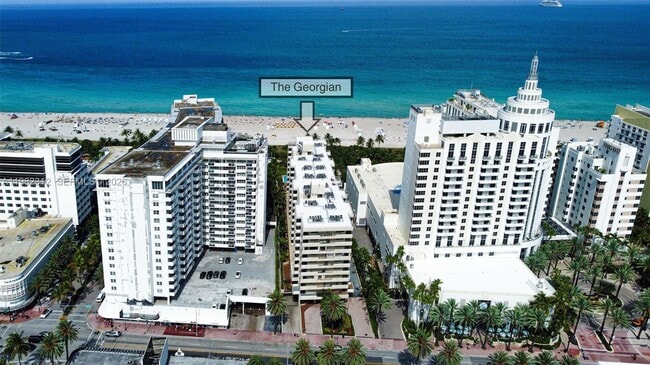 1621 Collins Ave in Miami Beach, FL - Building Photo - Building Photo