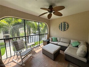 10041 Maddox Ln in Bonita Springs, FL - Foto de edificio - Building Photo