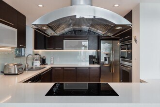 7928 East Dr in North Bay Village, FL - Building Photo - Building Photo
