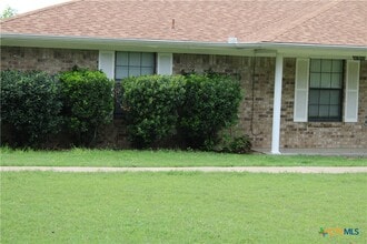 2226 University Dr in Belton, TX - Foto de edificio - Building Photo