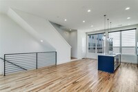 4718 Bryan St, Unit 213 in Dallas, TX - Building Photo - Building Photo