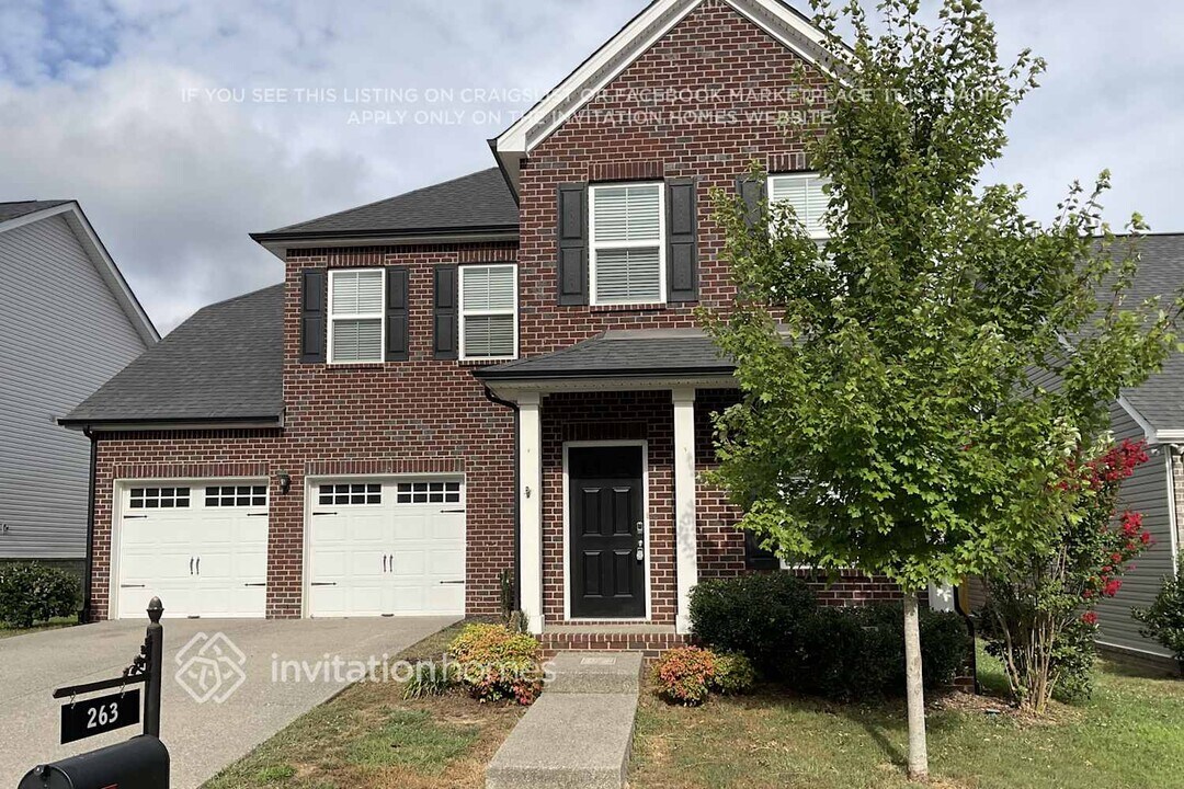 263 Telavera Dr in White House, TN - Foto de edificio