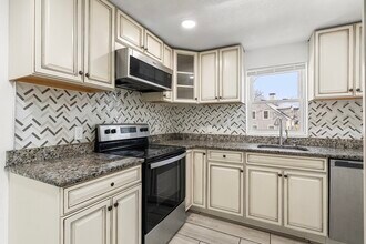 249 W Main St in Avon, MA - Building Photo - Building Photo