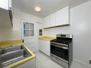 12040 Valleywood Dr in Silver Spring, MD - Building Photo - Building Photo