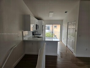 6851 W 36th Ave in Hialeah, FL - Building Photo - Building Photo