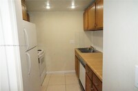 3650 Inverrary Dr in Lauderhill, FL - Building Photo - Building Photo