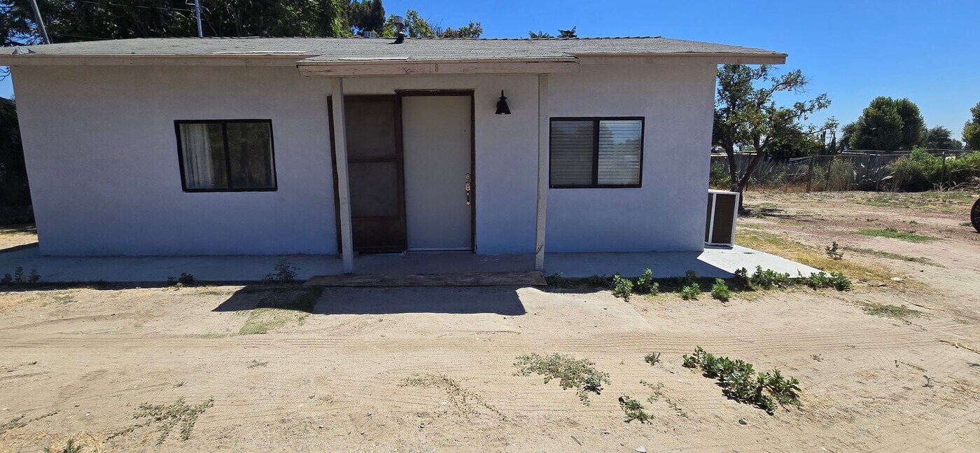 2041 Darby St in Muscoy, CA - Building Photo