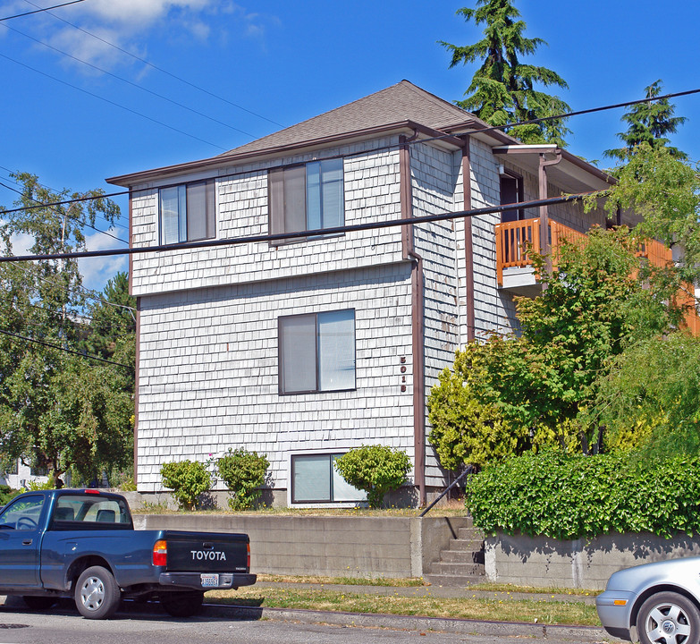 5018 17th Ave in Seattle, WA - Building Photo